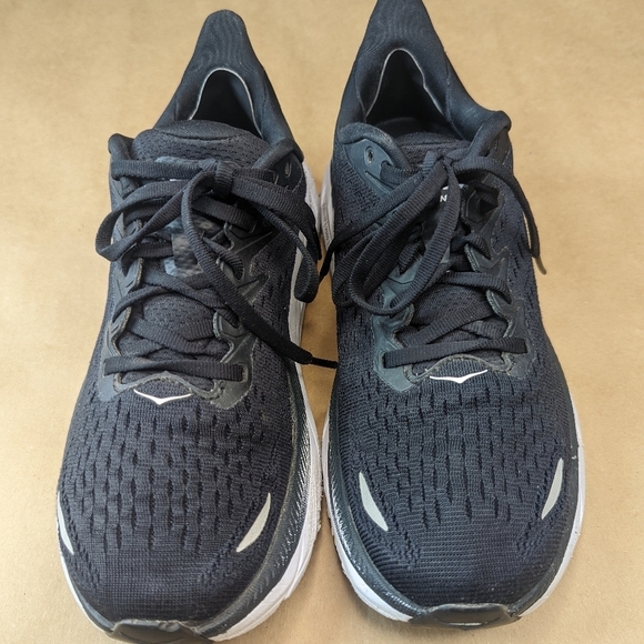 Hoka One One Clifton 8 women's black size 7 B running shoes. inside heel sock pr - Picture 1 of 12